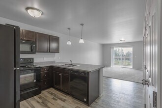 Building Photo - Edgewater Villas