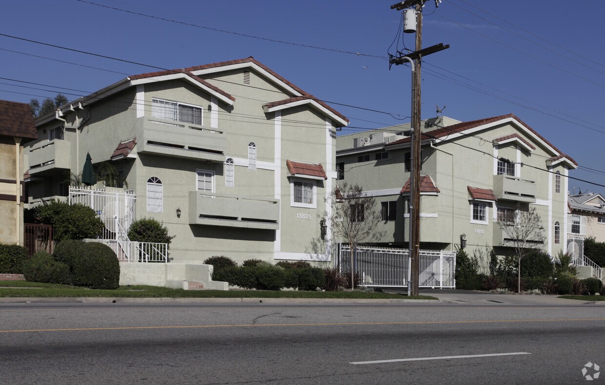 Building Photo - Victory Apartments