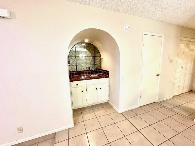 Building Photo - 5500 McPherson Rd