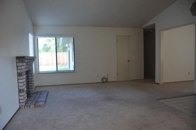 Foto del edificio - Hillcrest area 2 bedroom, 2 bath with 2 ca...