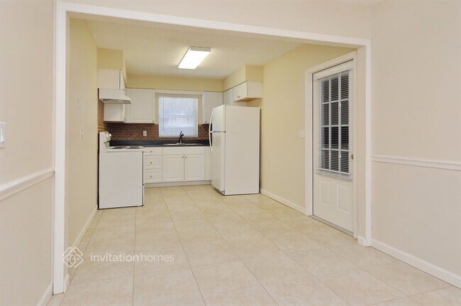 Foto del edificio - 5105 Bailey Rd