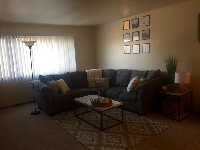 Foto del edificio - 11828 W North Ave