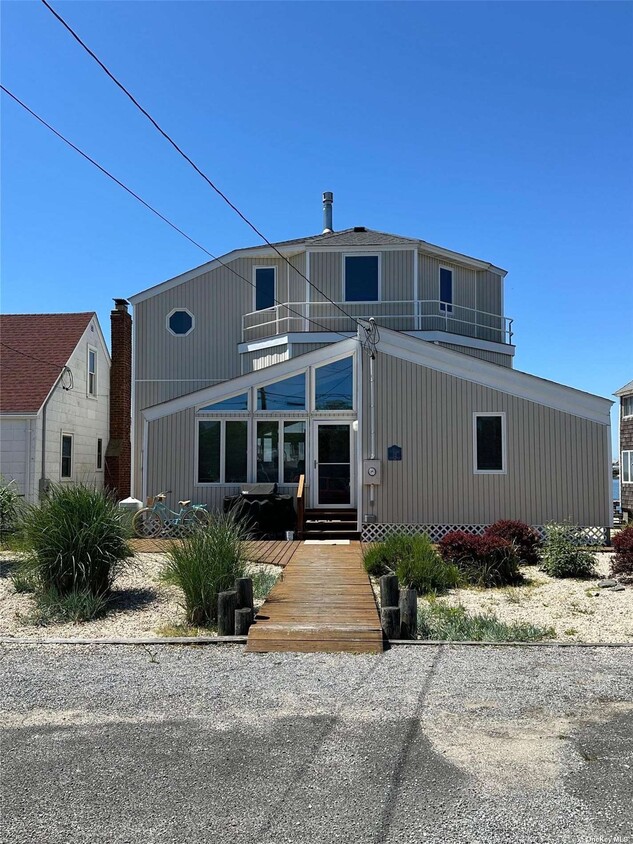 Primary Photo - 12 Sandy Beach Rd