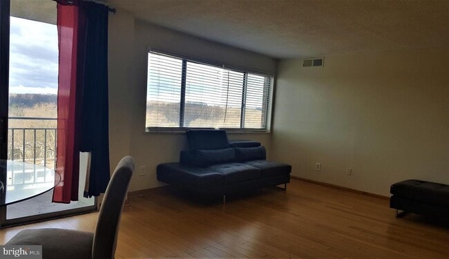 Foto del edificio - 1836 Metzerott Rd