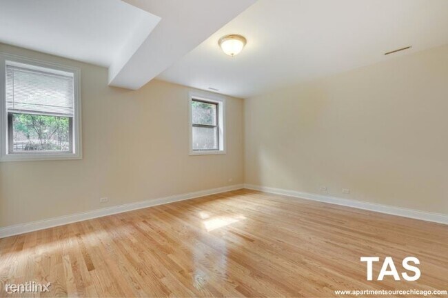 Building Photo - 2218 N Bissell St