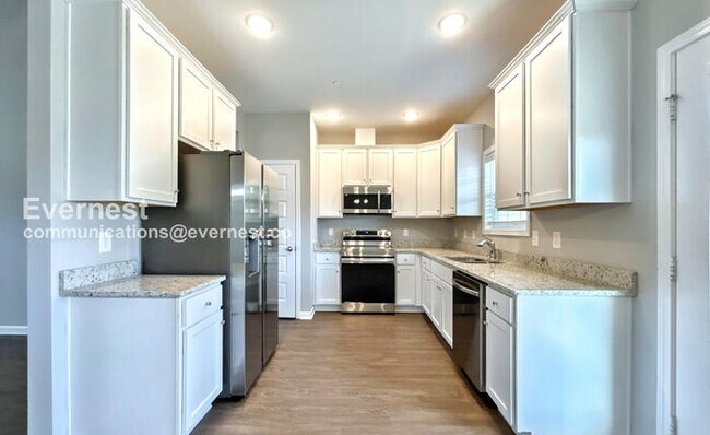 Foto del edificio - Limited Time Special Offer - Waived Admini...