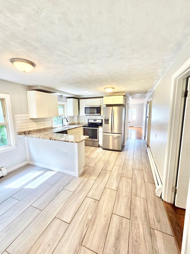Building Photo - 39 Standish Ave