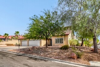 Building Photo - 912 Portulaca Ct