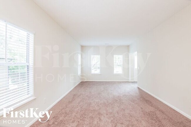 Foto del edificio - 7031 Reedy Creek Road