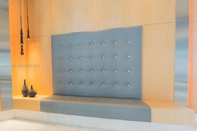 Foto del edificio - 901 Brickell Key Blvd