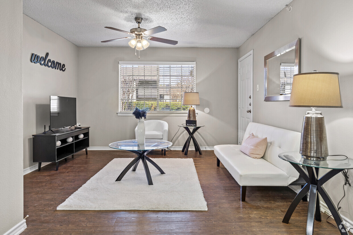 The Courts Of Bedford Apartments in Bedford, TX