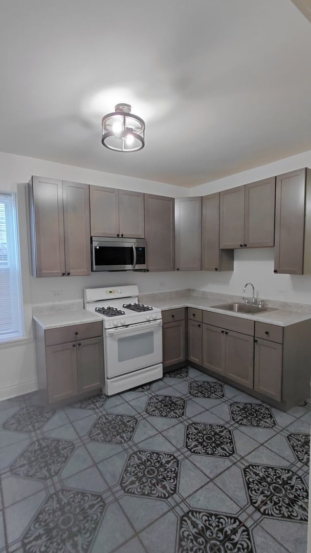 Building Photo - 1741 N Central Park Ave