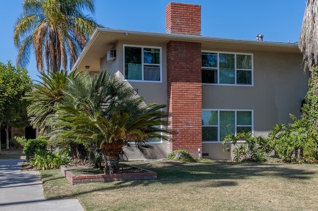Building Photo - 1001 W Huntington Dr