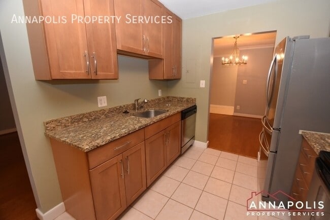 Building Photo - 302 Hilltop Ln