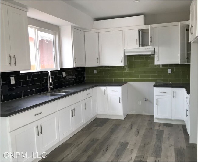 Building Photo - 120 W 55th St