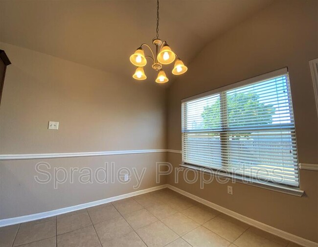 Foto del edificio - 7921 Bridgepointe Dr