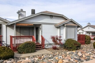 Building Photo - 3070 Cascades Ct