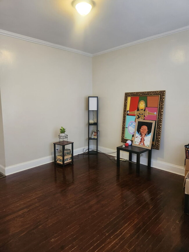 Building Photo - 8515 S Brandon Ave