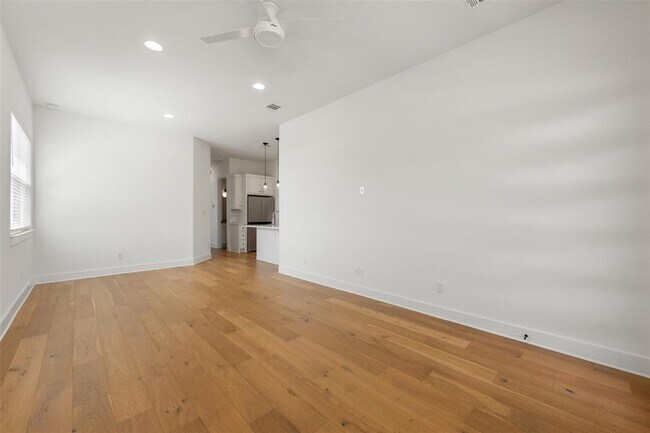 Foto del edificio - 212 E 20th St