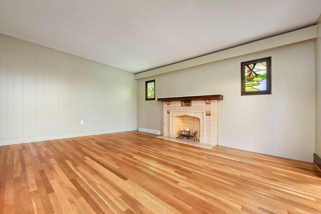 Foto del edificio - Just remodeled in the North Hills