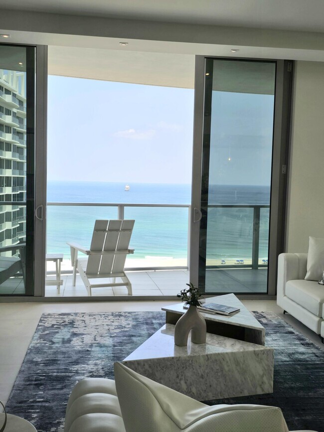 Foto del edificio - 3100 N Ocean Dr