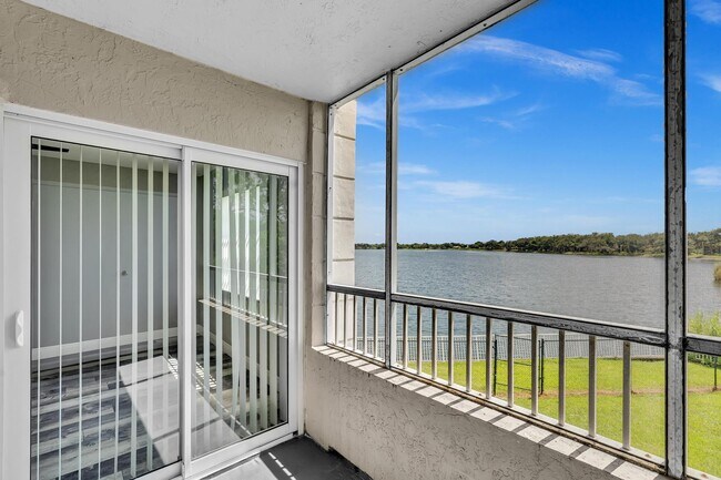 Foto del edificio - 2803 N Oakland Forest Dr