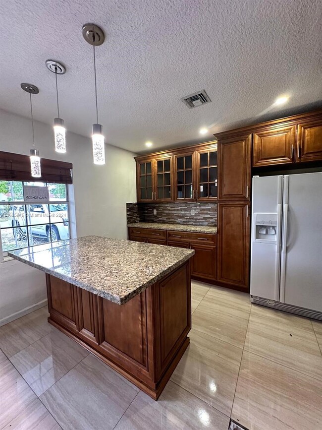 Foto del edificio - 308 SW 14th Ct