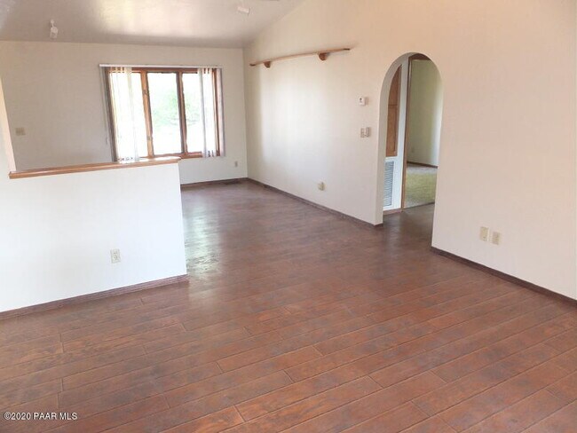 Building Photo - 7261 E Sunflower Ln