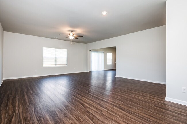 Foto del edificio - 252 Clydesdale Cir