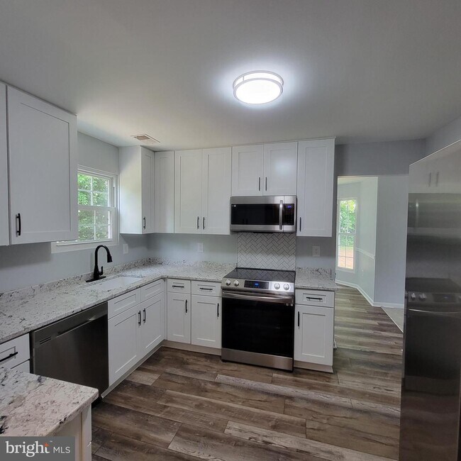 Foto del edificio - 6870 Briscoe Turn Rd