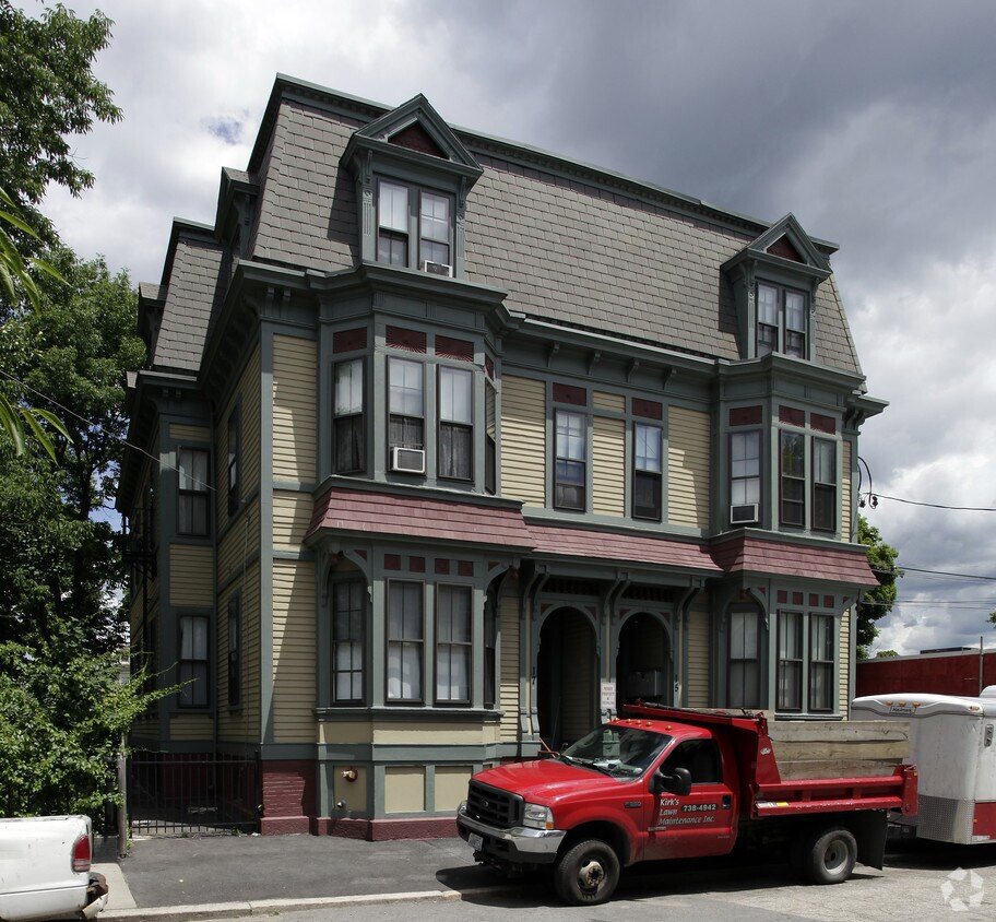 Building Photo - 15-17 Wilson St
