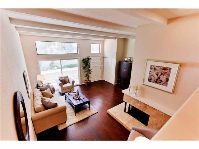 Foto del edificio - This AMAZINGLY immaculate 2 bed townhome w...