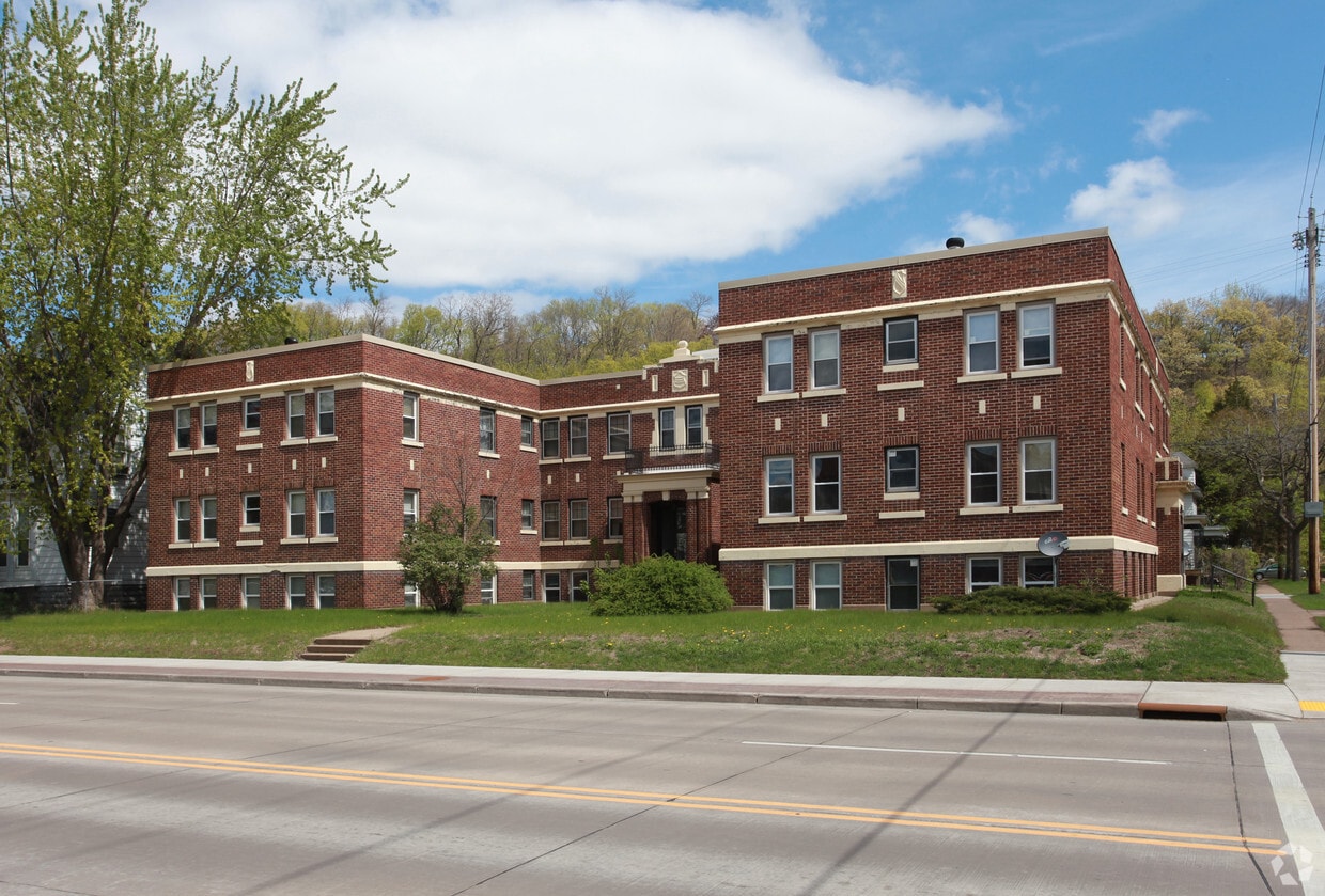 Primary Photo - 1019 S Farwell St