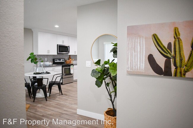 Foto del edificio - 302-338 E Fallbrook St