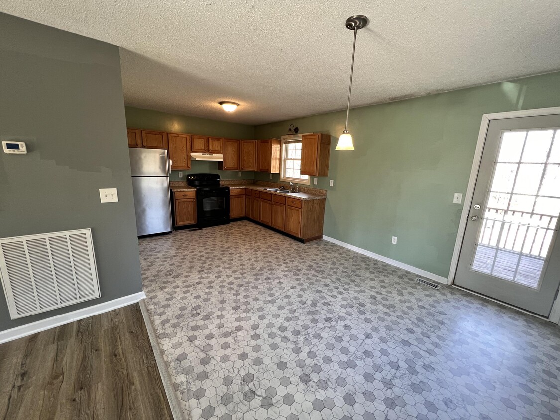 Primary Photo - 720 Edgewood Ln