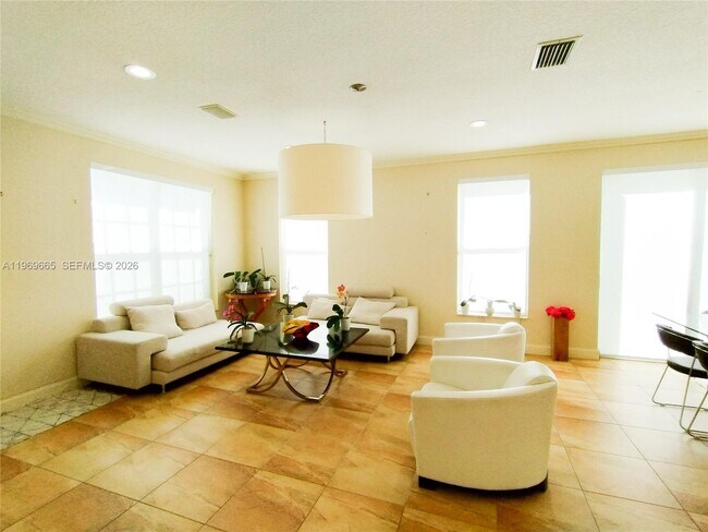 Foto del edificio - 18243 Blue Lake Way