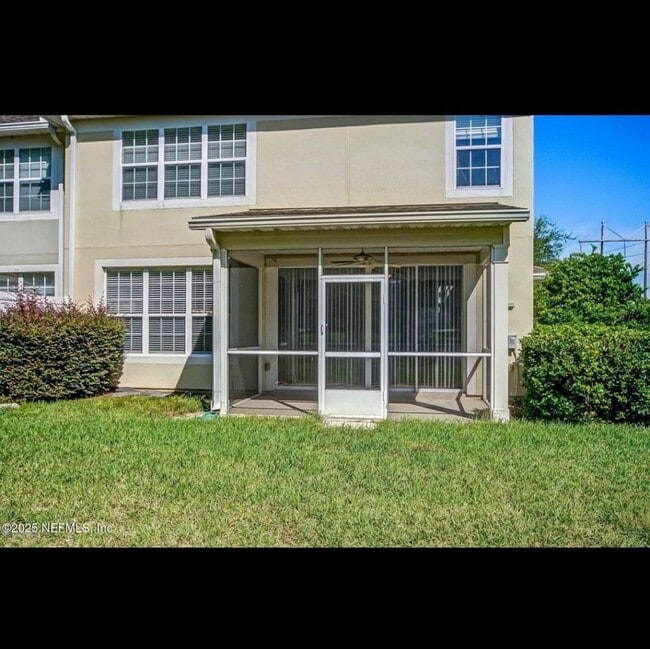 Foto del edificio - Spacious 3BR Townhome in Jacksonville