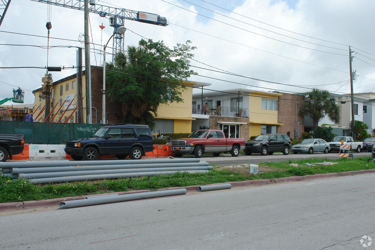 Primary Photo - 2130-2140 Park Ave