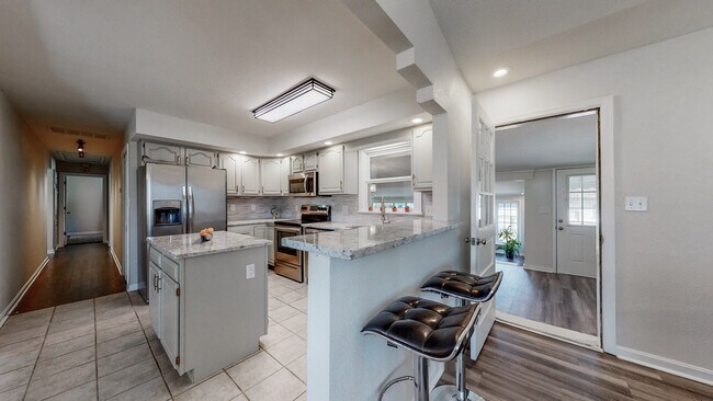 Foto del edificio - 741 N Bardstown Rd