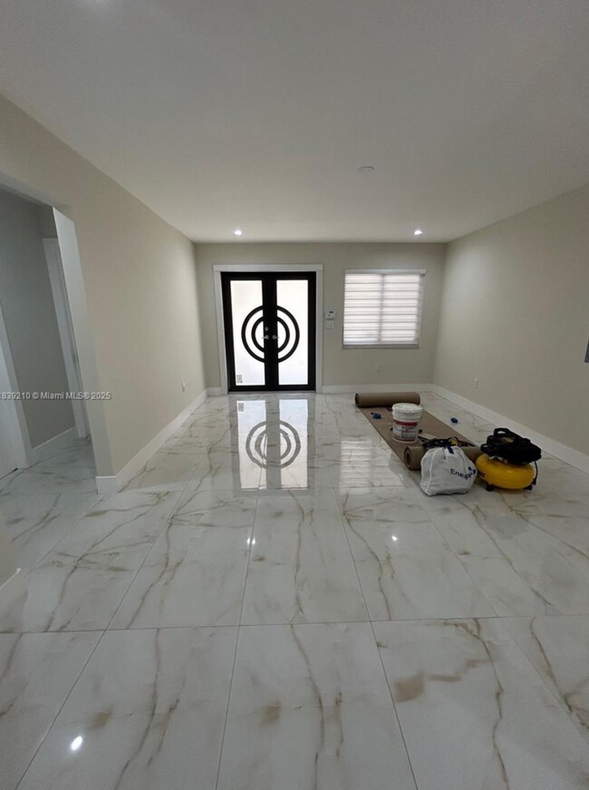 Foto del edificio - 4285 SW 7th St