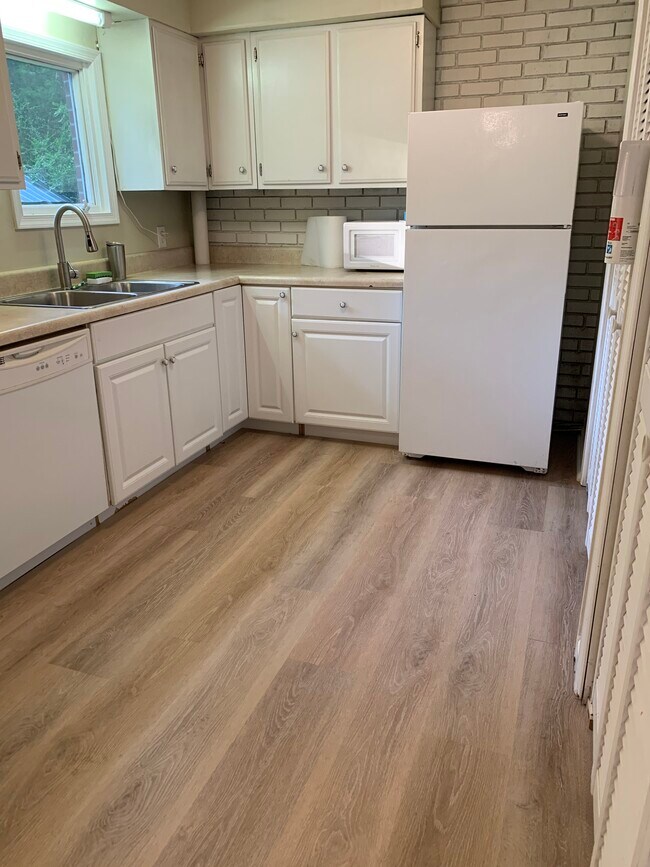 Kitchen of 1130 - 1130 Rolling Hill Dr