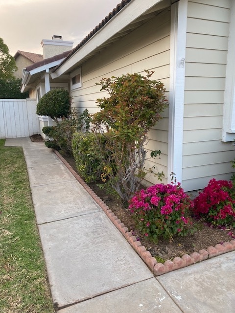 Building Photo - 2343 Lake Forest St