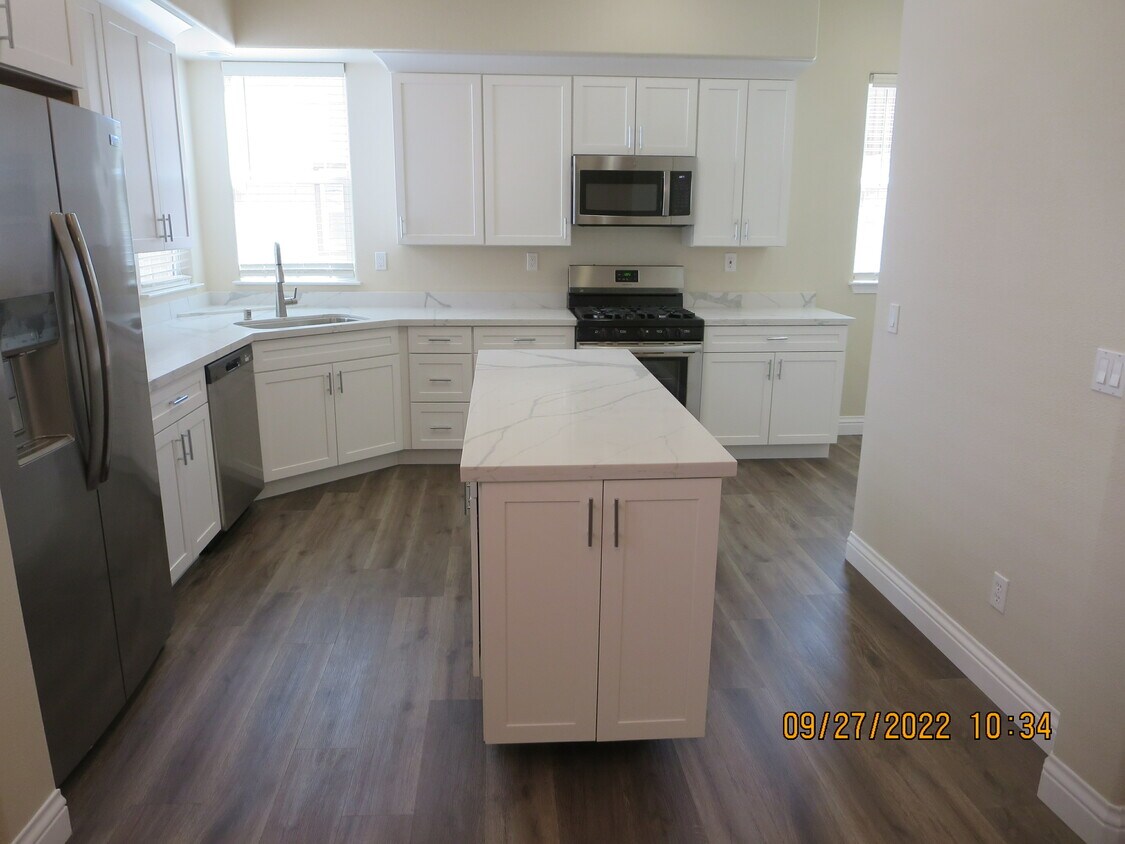 Primary Photo - 4218 Streamside Dr