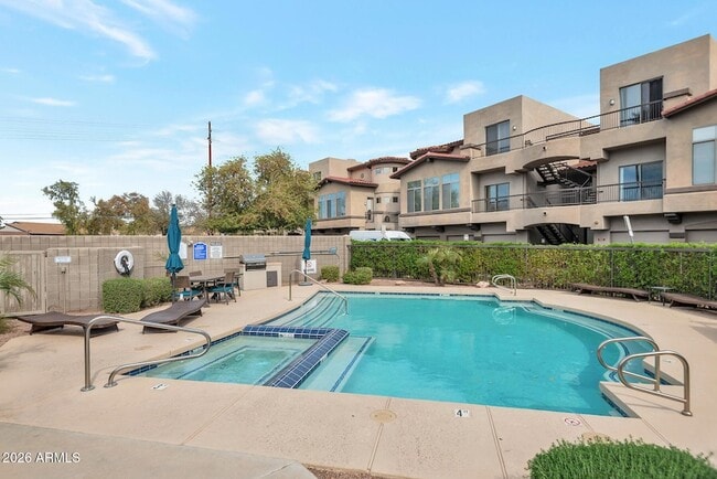 Photo - 2019 E Campbell Ave Townhome