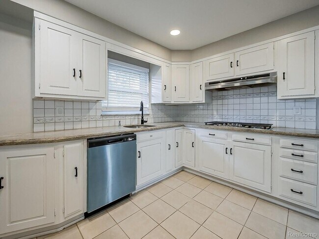 Foto del edificio - 24620 Wood St