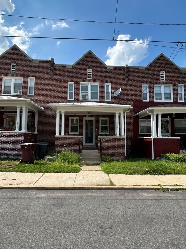Building Photo - 2713 Thompson Pl