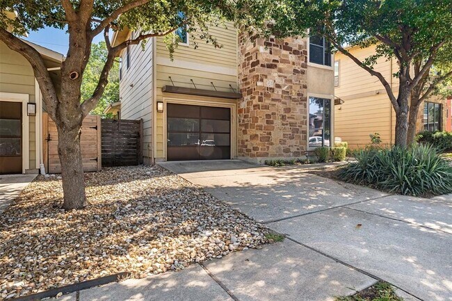 Foto del edificio - 908 Freewater Ln