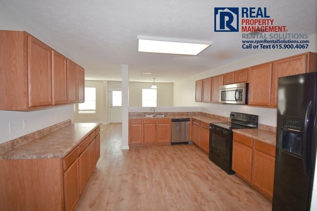 Foto del edificio - 4BR/3BA in Blackman Farms, 2 car garage, 3,000 sq ft! Triple Blackman Schools!