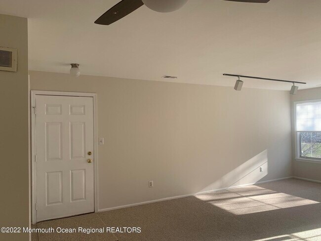 Building Photo - 378 Brookview Ct