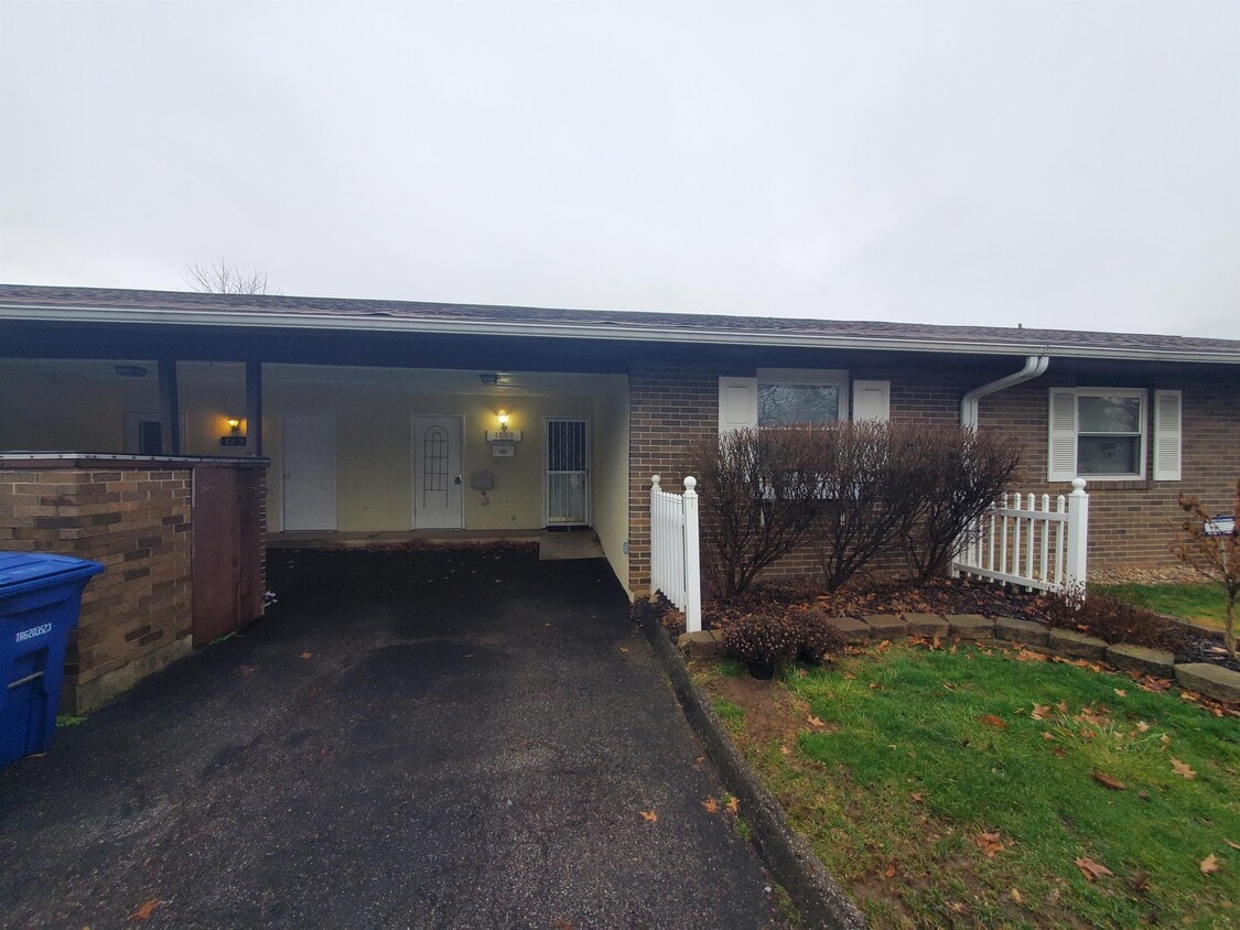 1229 Woodbrook Ct, Columbus, OH 43223 Townhome Rentals in Columbus OH